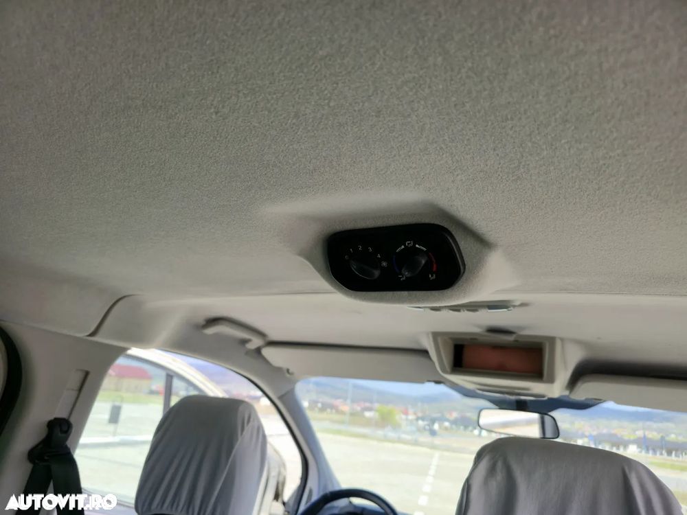Ford Tourneo Custom 300 L1H1 VA Titanium - 19