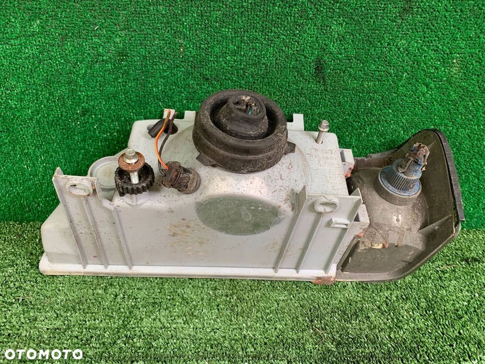 Lampa przód przednia prawa Daewoo FSO Polonez Truck Caro WWA - 7