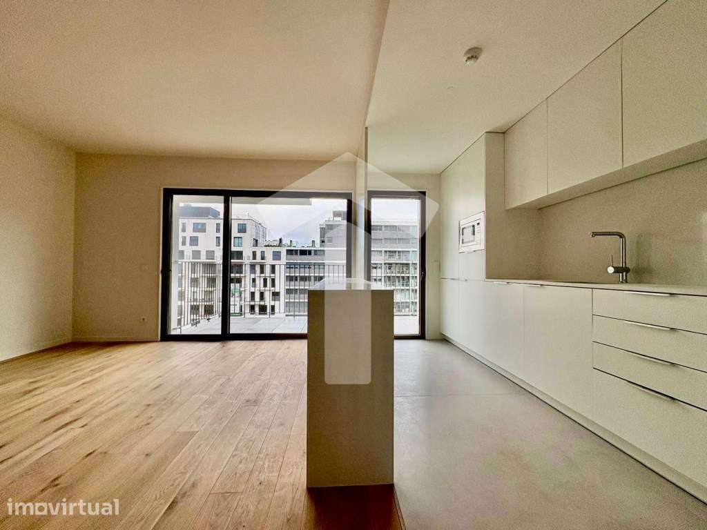 T3 contemporâneo com amplas varandas e 2 lugares de garagem no Porto - Grande imagem: 4/17