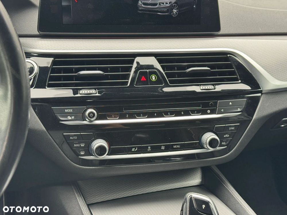 BMW Seria 5 520d M Sport Edition - 28