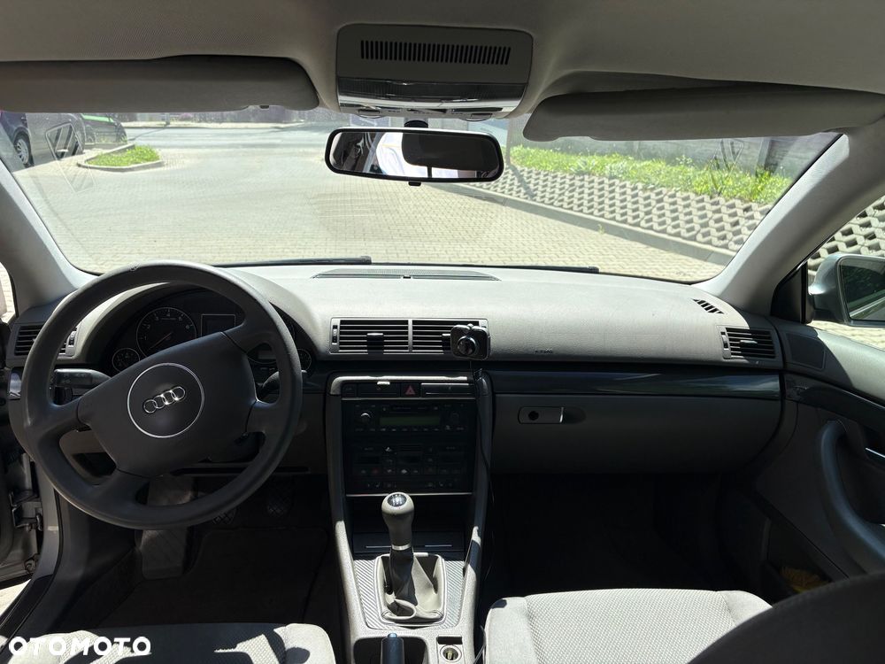 Audi A4 Limousine - 13