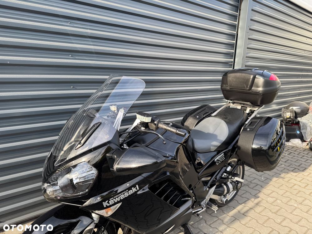 Kawasaki GTR - 8