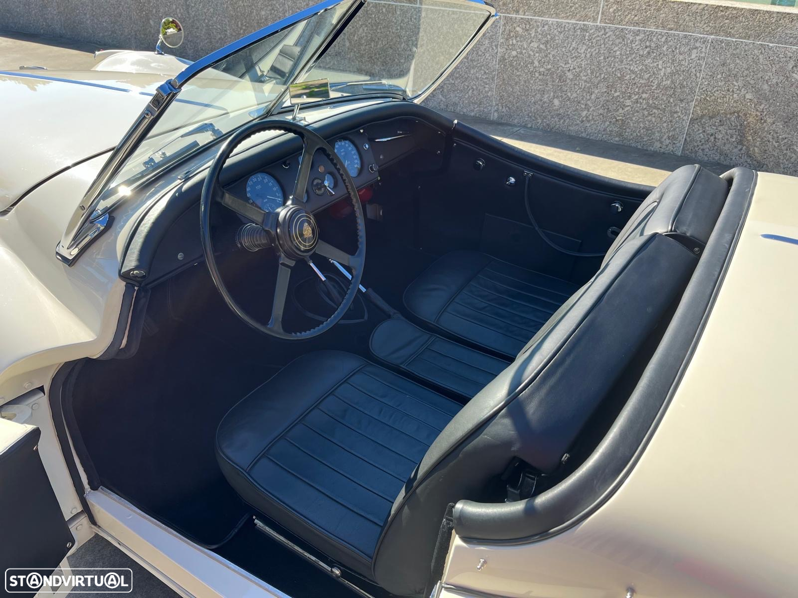 Jaguar XK140 - 16
