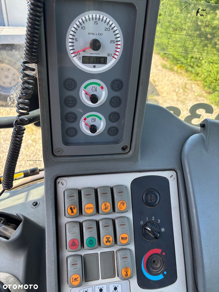 Komatsu WB93S-5EO 2016r 4x4x4 koparko ładowarka duże koła - 10
