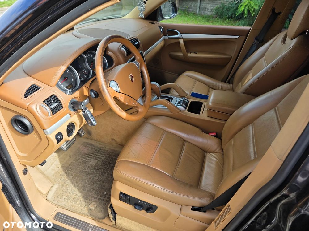Porsche Cayenne - 8