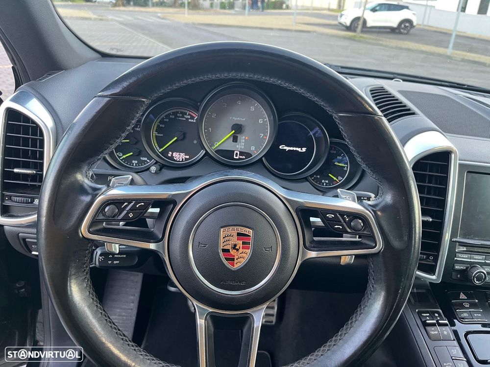 Porsche Cayenne S E-Hybrid - 35