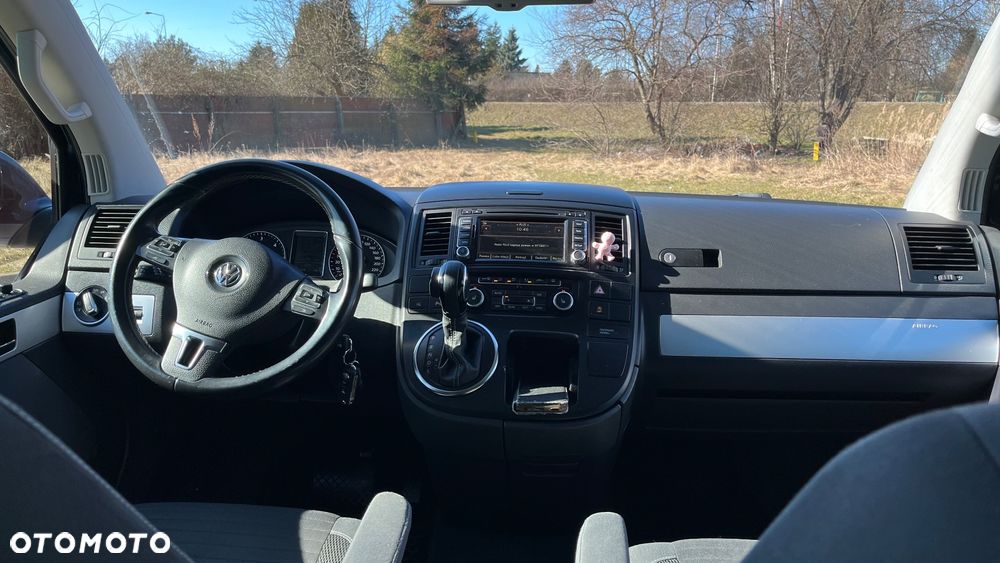 Volkswagen Multivan - 13