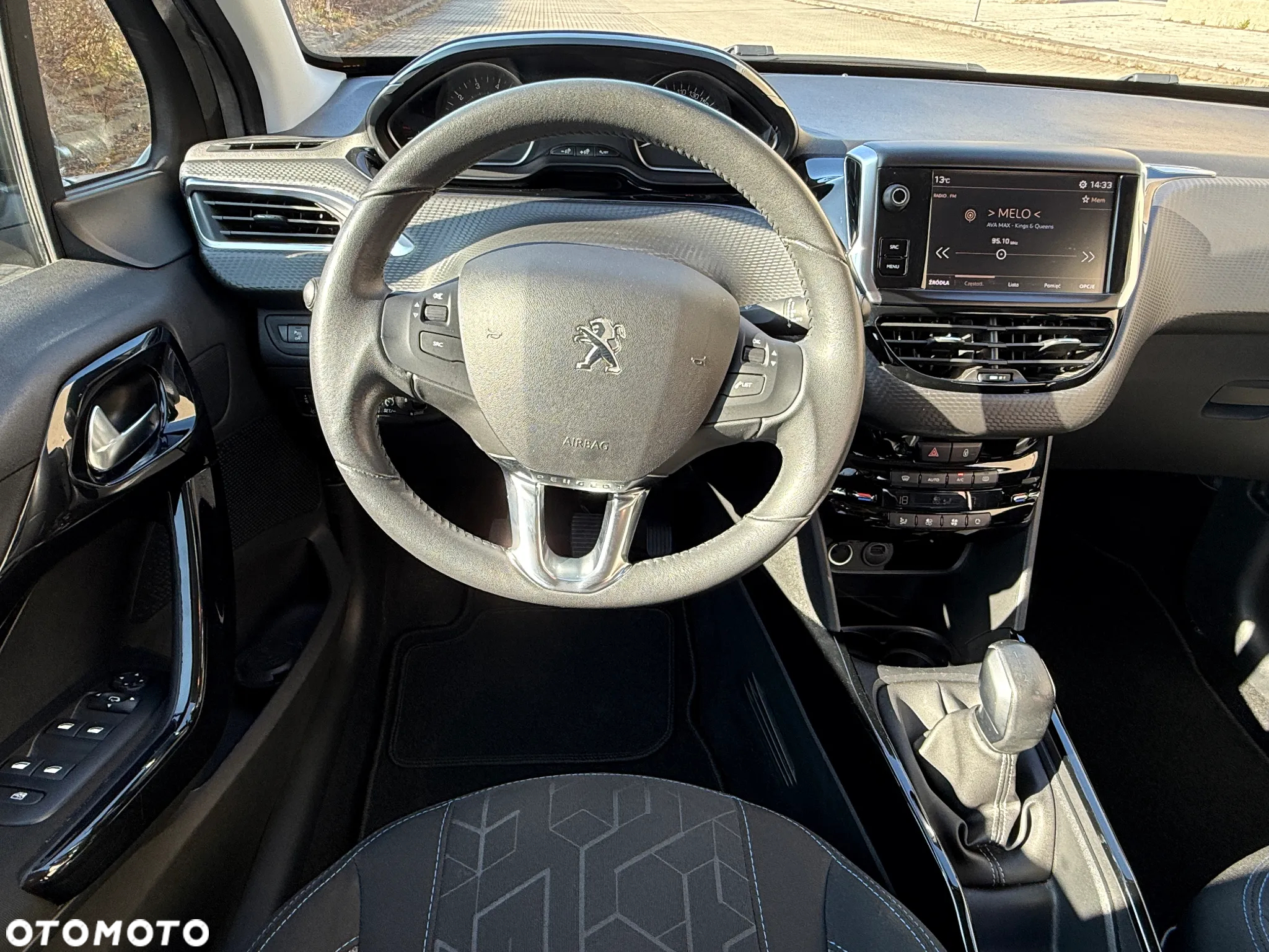 Peugeot 2008 PureTech 82 Signature - 22