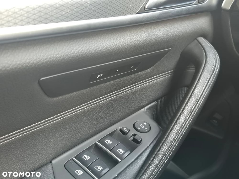 BMW Seria 5 520d xDrive M Sport sport - 31