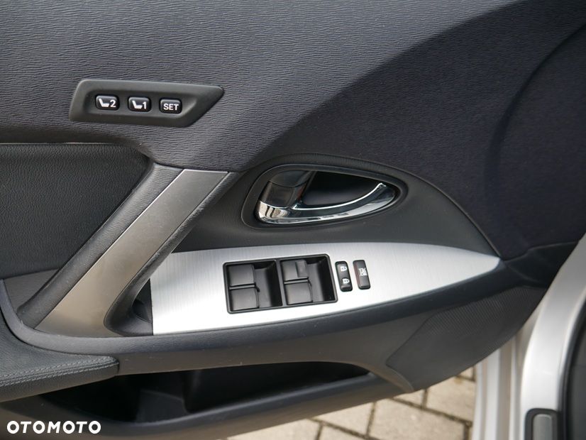 Toyota Avensis Touring Sports 1.8 Executive - 20