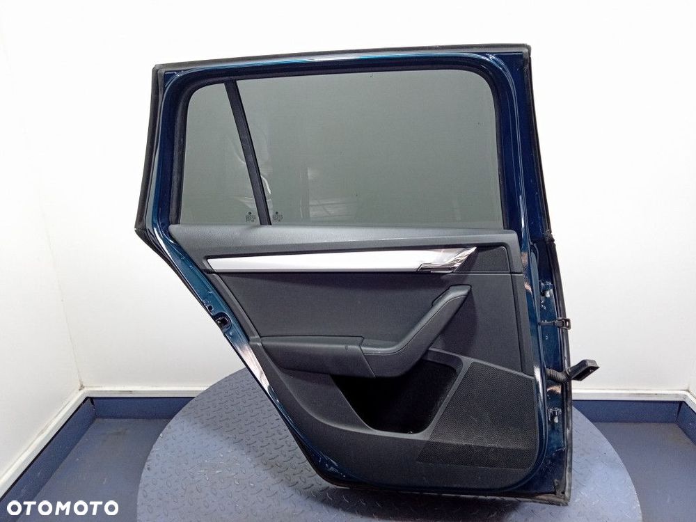 OCTAVIA III KOMBI DRZWI TYŁ LEWE TYLNE LW5Q - 2
