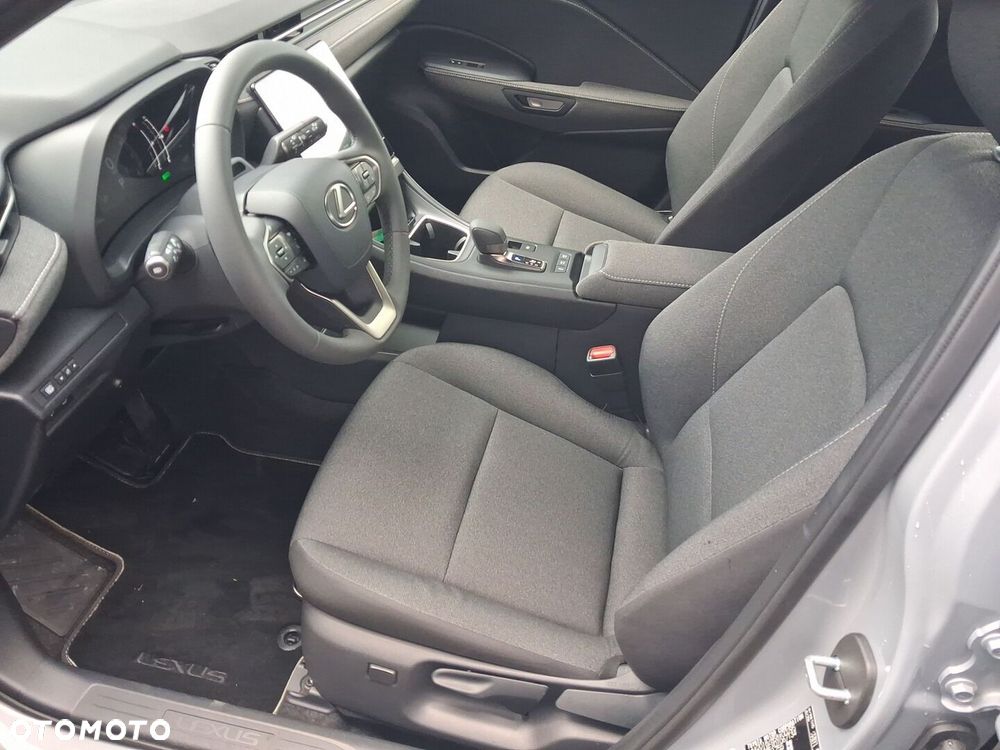 Lexus LBX 1.5 Hybrid - 19