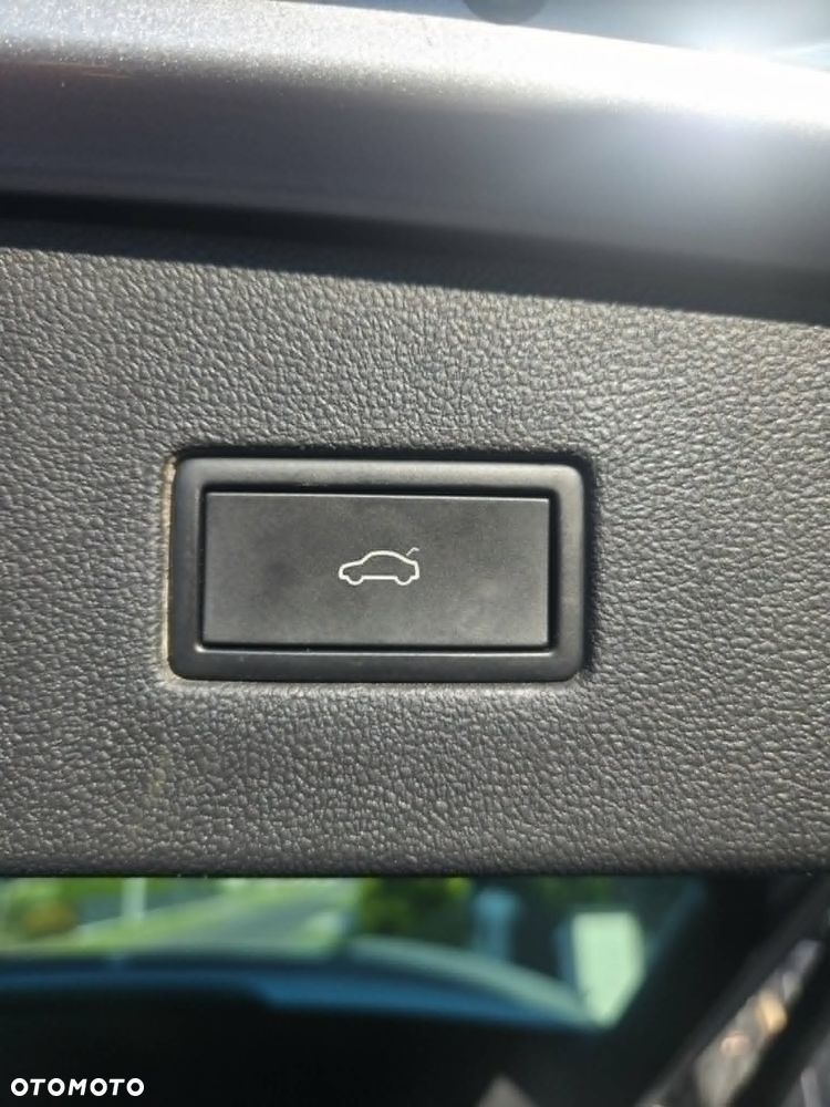 Volkswagen Tiguan - 32
