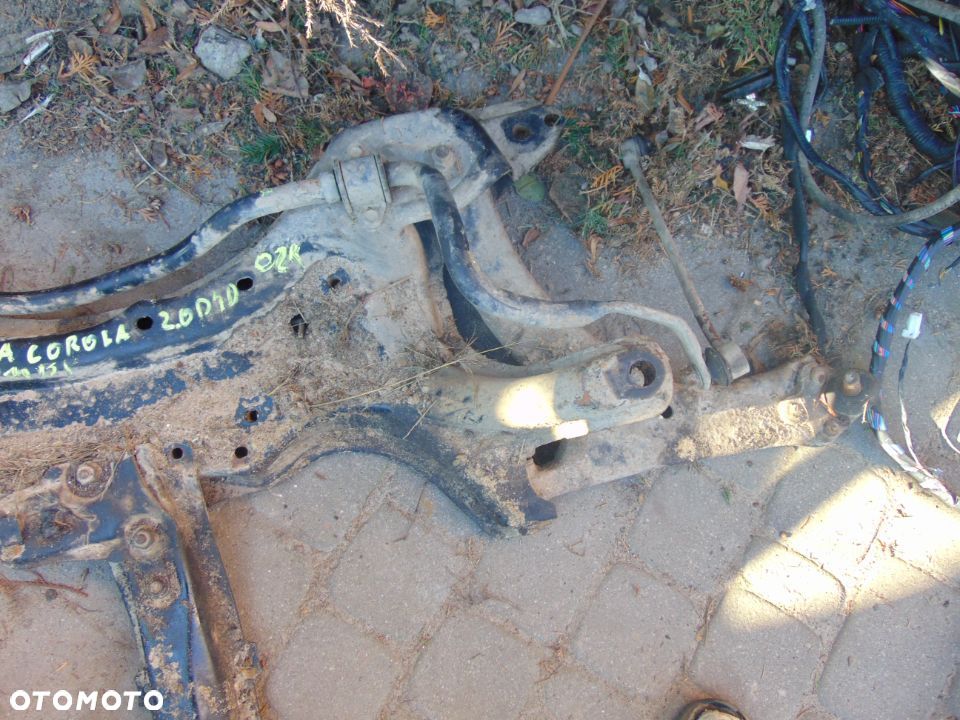 Belka przód toyota corolla e12 2,0 d4d 116 km - 5