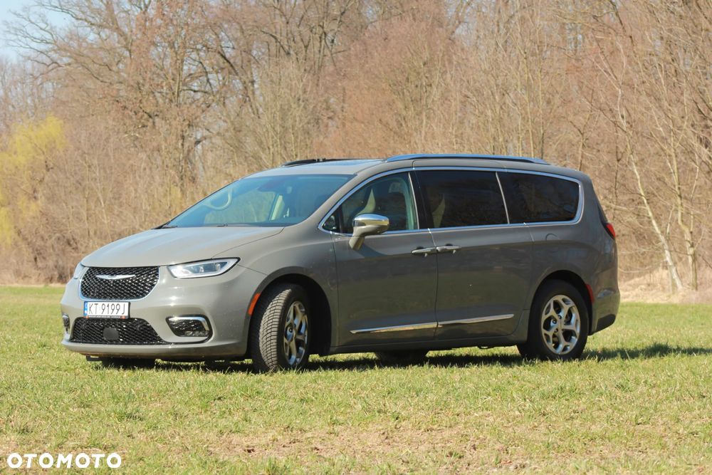 Chrysler Pacifica - 2