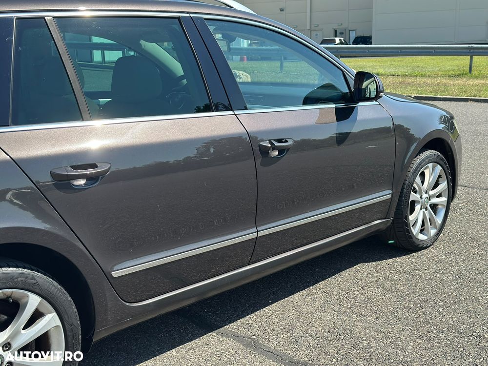 Skoda Superb 2.0 TDI Elegance DSG - 14