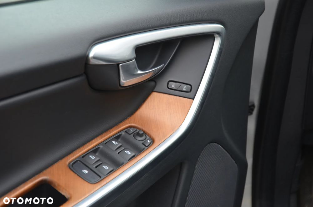 Volvo XC 60 D3 Geartronic Kinetic - 24