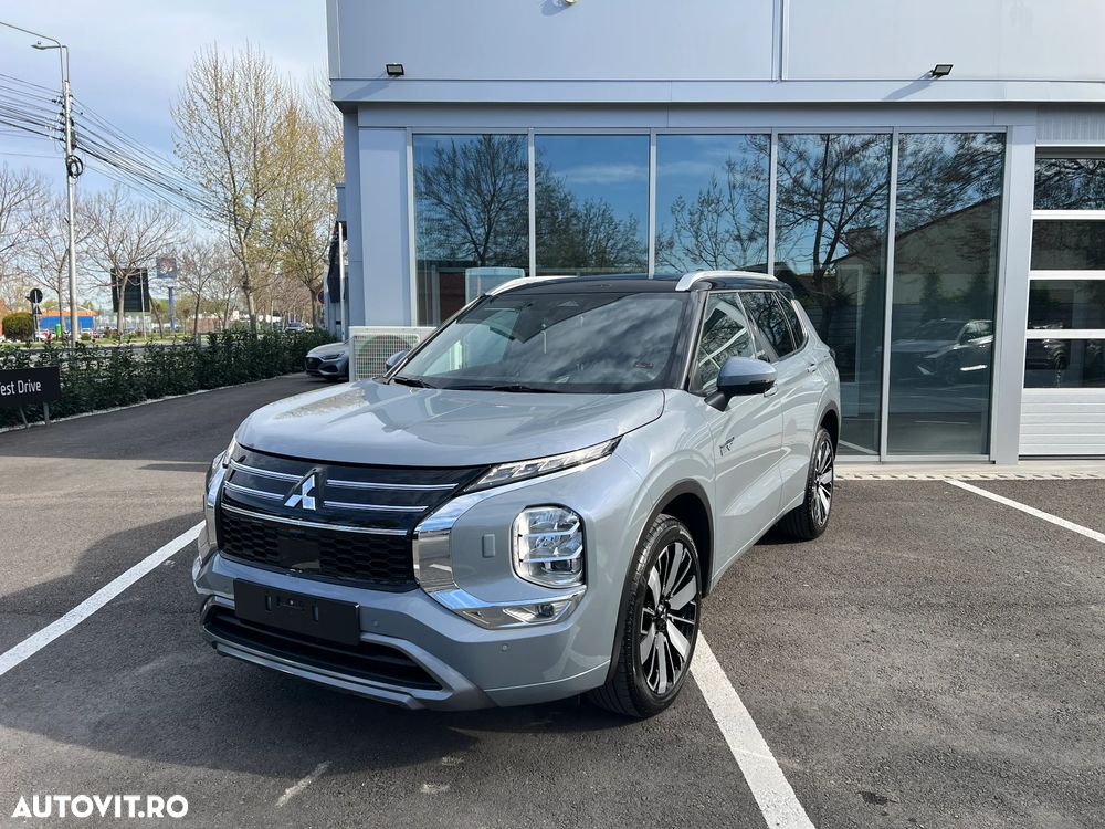 Mitsubishi Outlander 2.4 L 4X4 PHEV Instyle Ultimate - 1