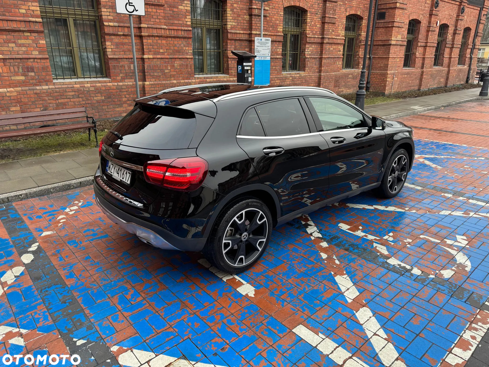 Mercedes-Benz GLA 250 7G-DCT Style - 23