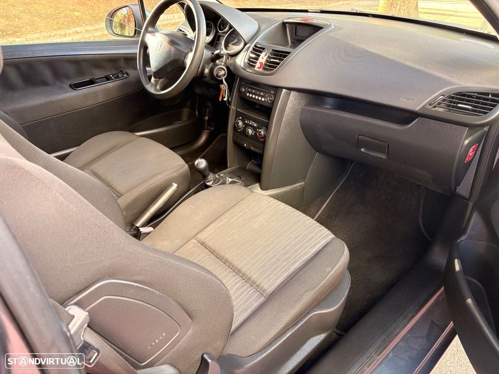 Peugeot 207 1.4 HDi Urban - 10