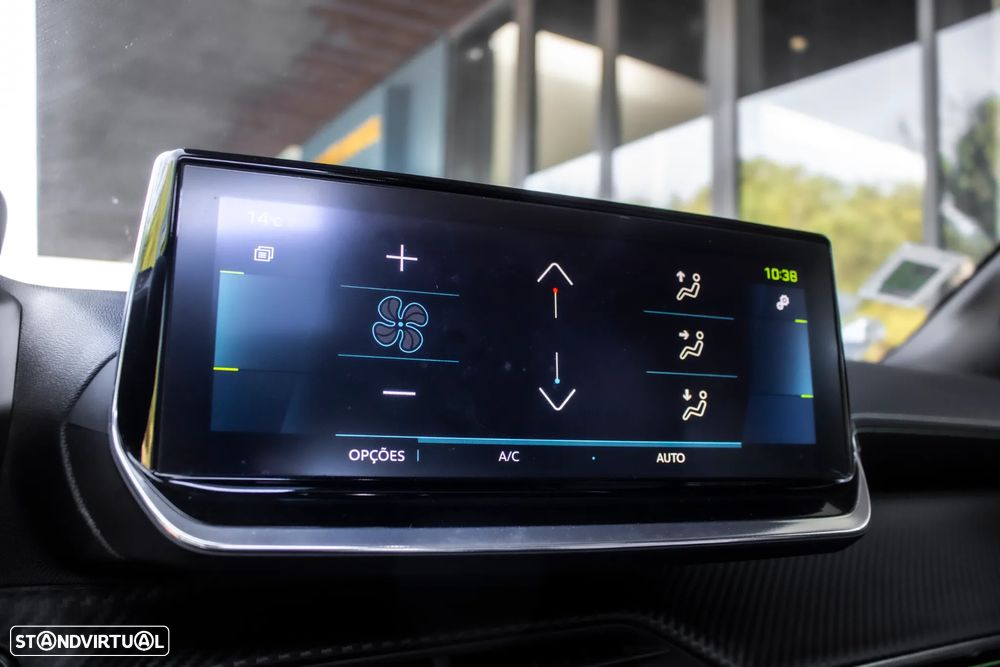 Peugeot e-2008 GT - 41