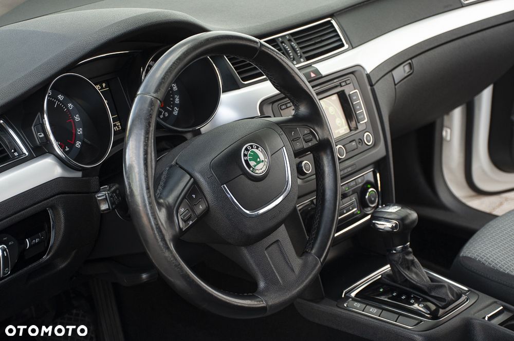 Skoda Superb 2.0 TDI DSG Ambition - 29