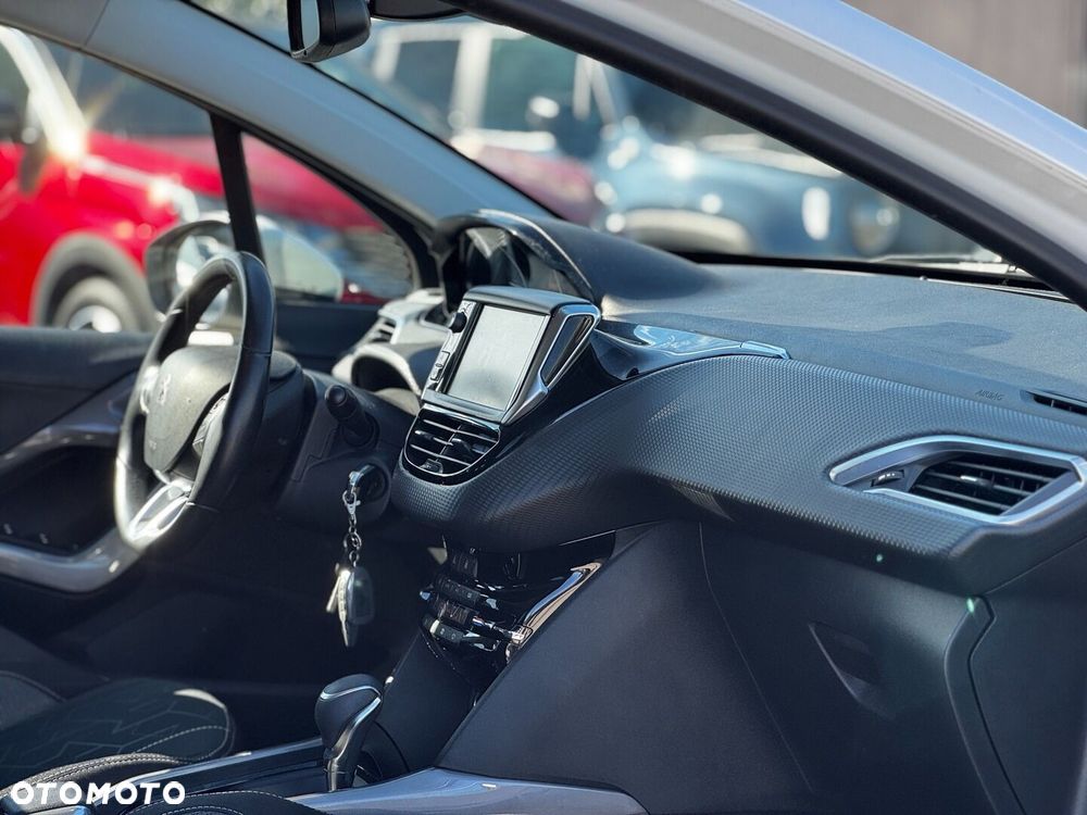 Peugeot 2008 1.2 Pure Tech Allure S&S EAT6 - 12