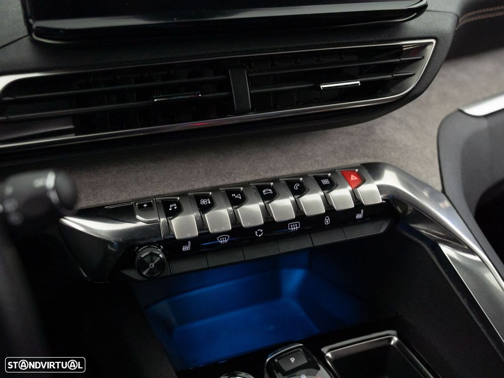 Peugeot 3008 1.6 Hybrid GT Pack e-EAT8 - 29