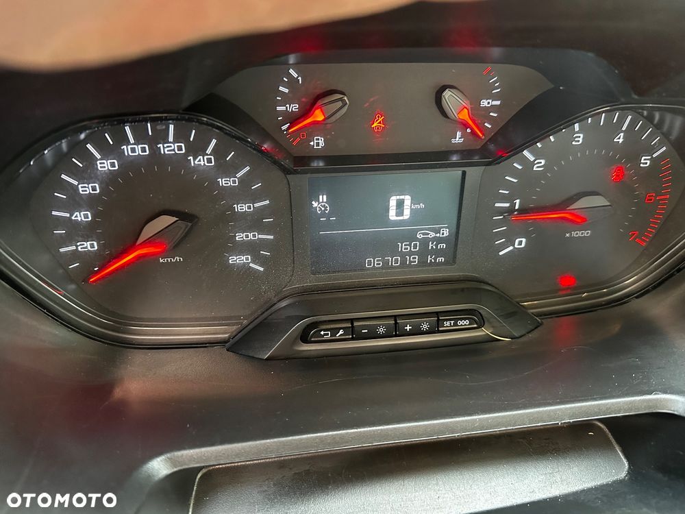 Peugeot PARTNER - 25