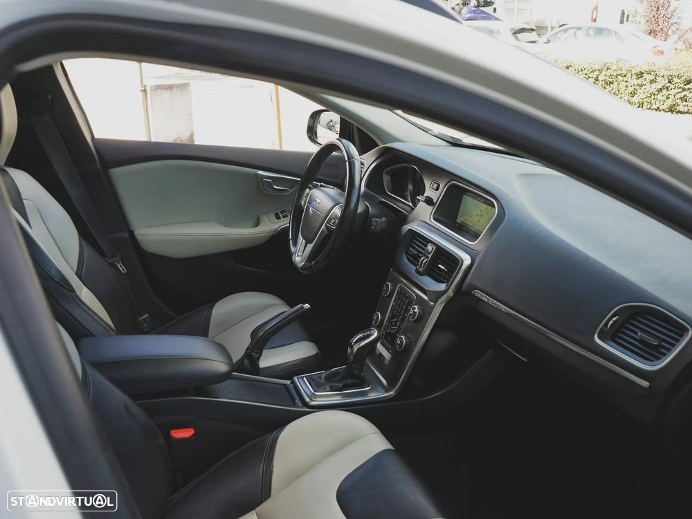 Volvo V40 2.0 D3 Summum Geartronic - 28