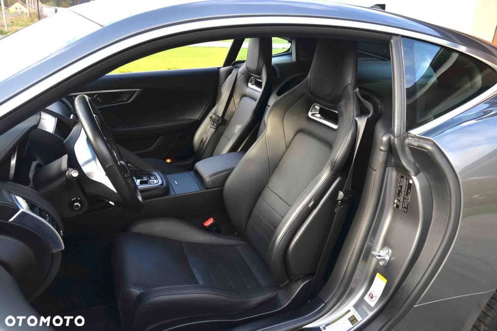 Jaguar F-Type 3.0 V6 S/C Chequered Flag - 17