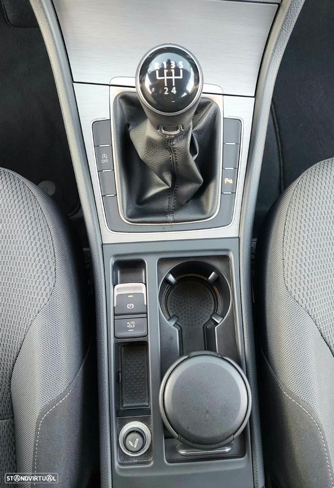 VW Golf 1.6 TDi GPS Edition - 37