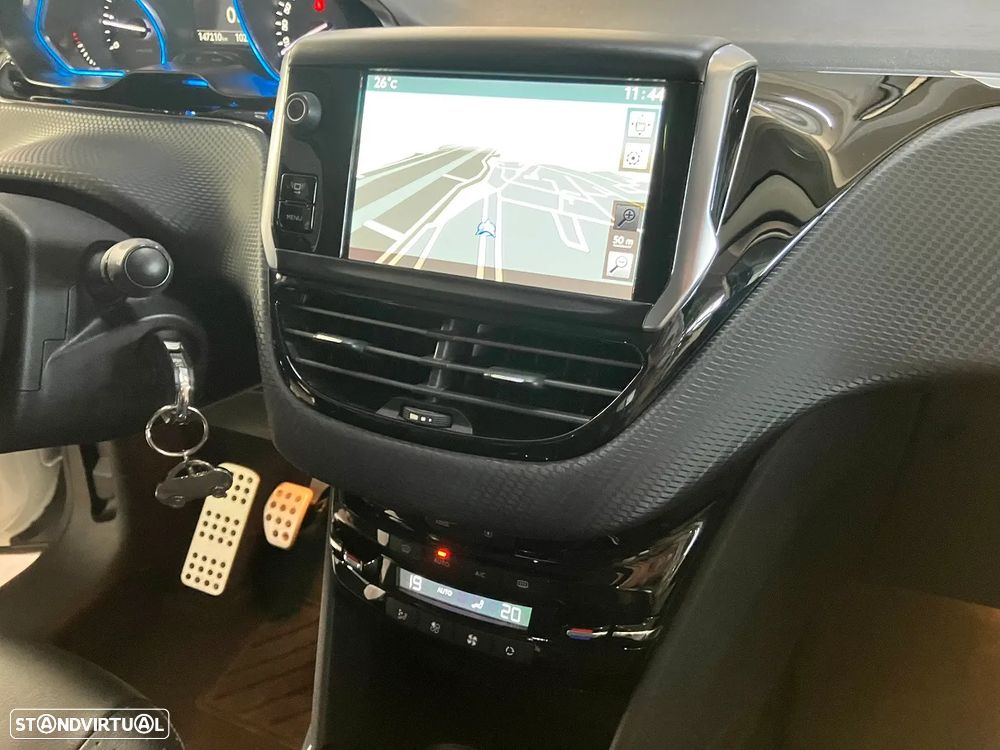 Peugeot 2008 1.6 e-HDi Allure - 23