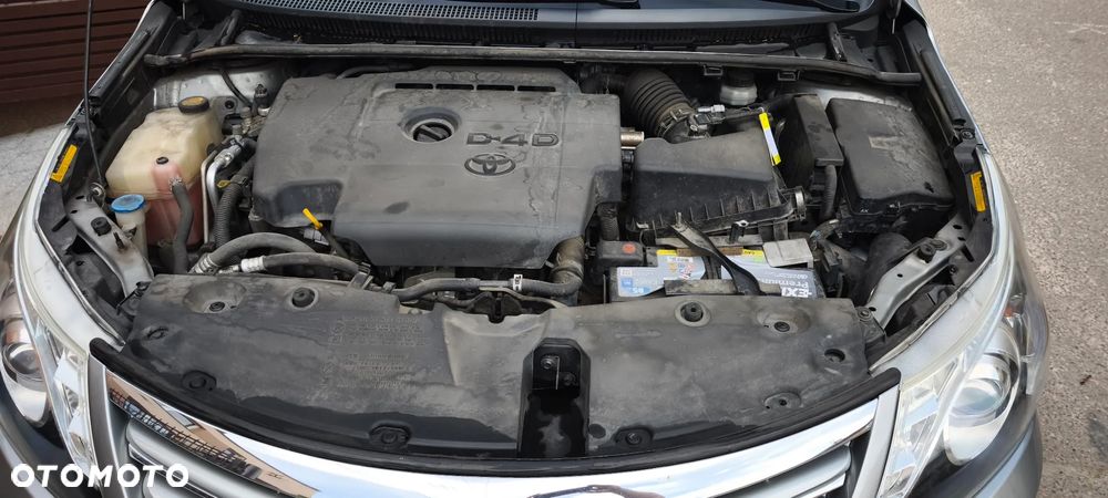 Toyota Avensis 2.0 D-4D Premium - 10