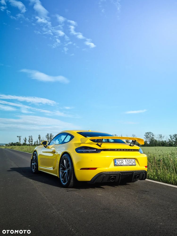 Porsche 718 Cayman GT4 - 3