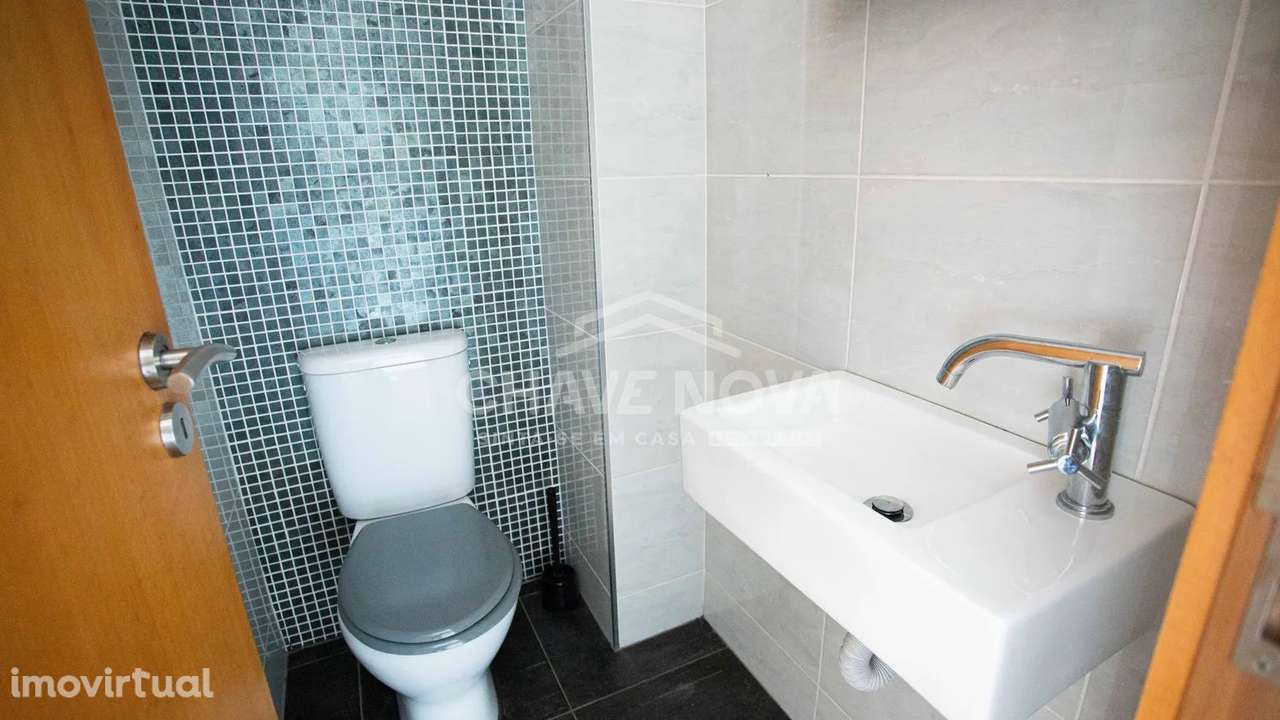 Moradia c/ 3 Suites em S.João de Ver (Urbanização Quinta do Areeiro) - Grande imagem: 4/19