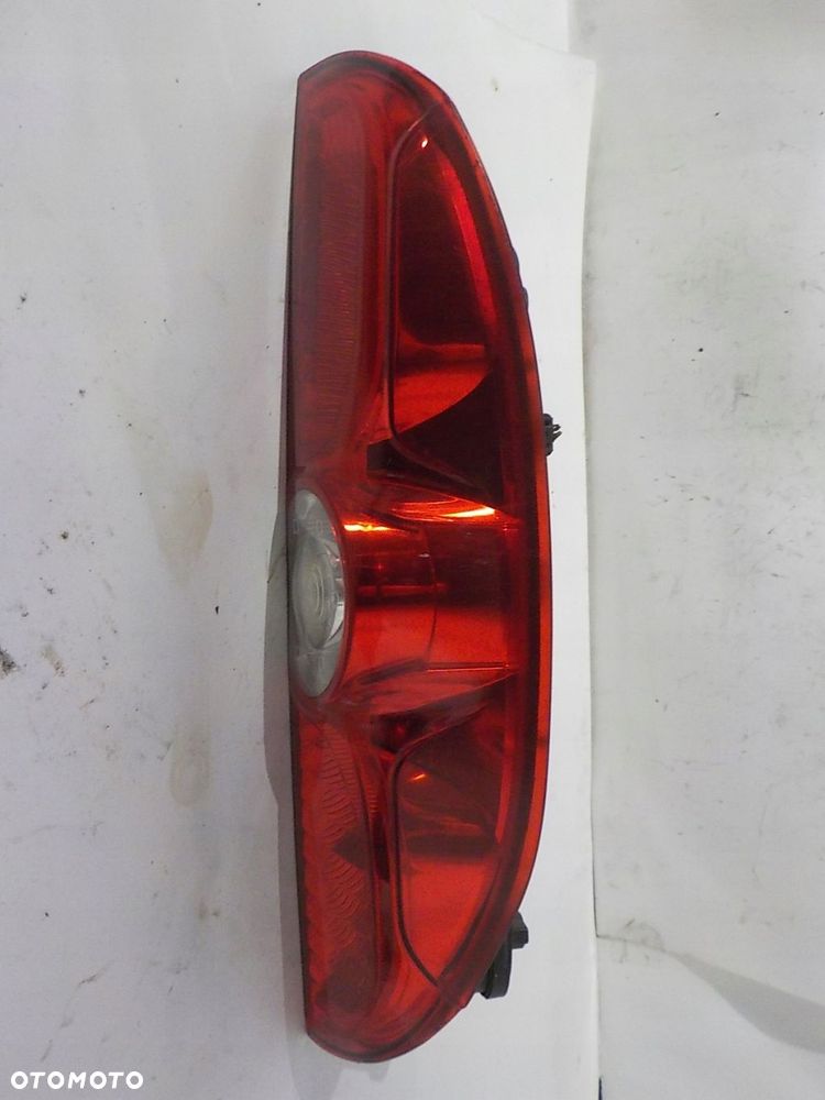 FIAT DOBLO II LAMPA PRAWA TYŁ TYLNA 00518106730 - 2