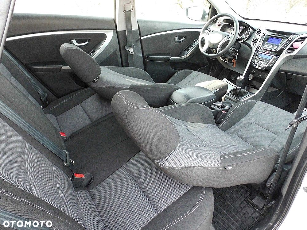 Hyundai i30 1.6 CRDi Fifa World Cup Edition - 10