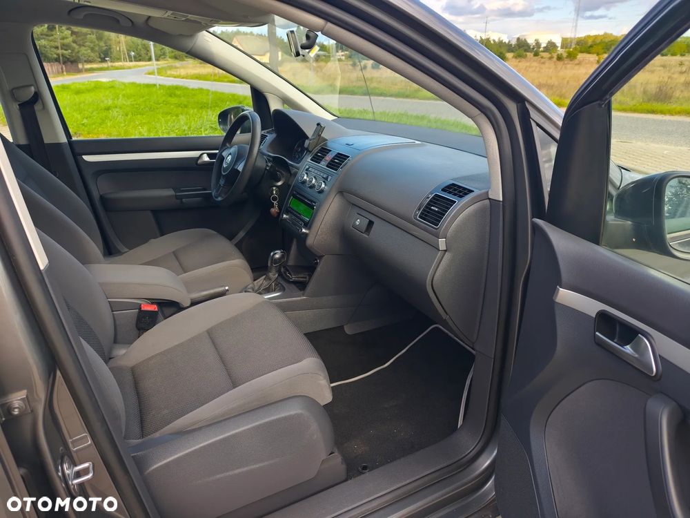 Volkswagen Touran 1.6 TDI DPF Highline DSG - 11