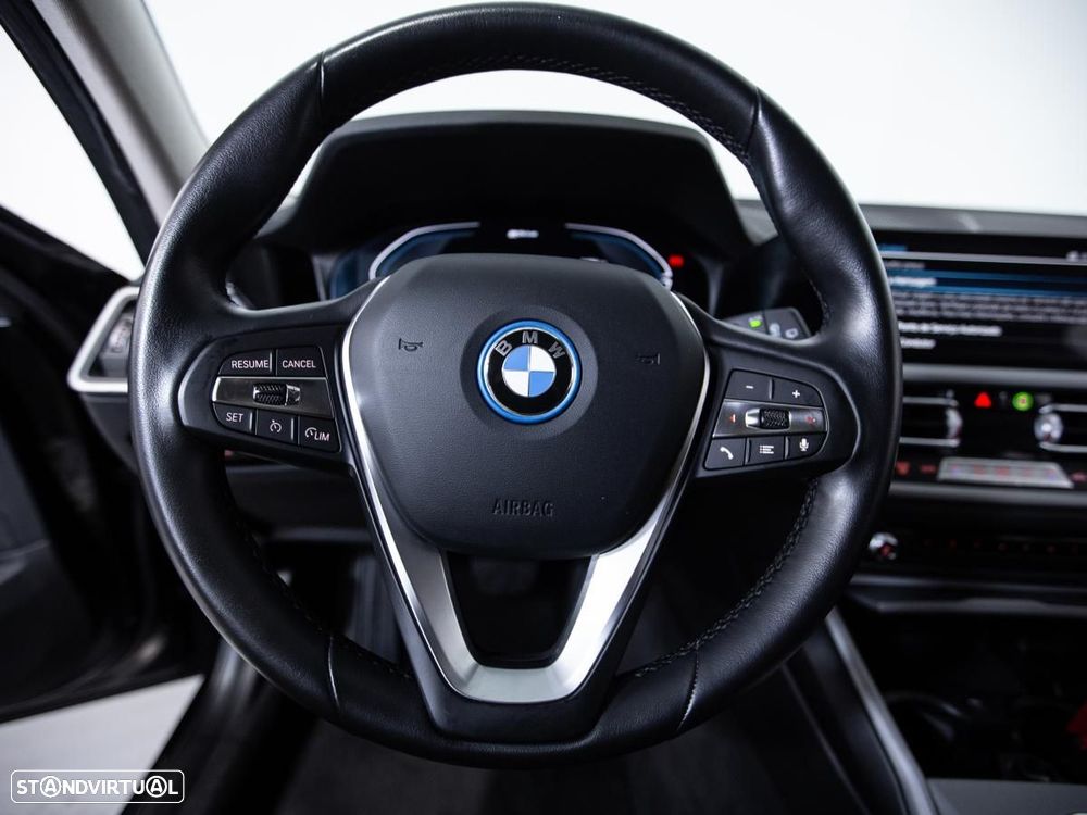 BMW 330 e Auto - 18
