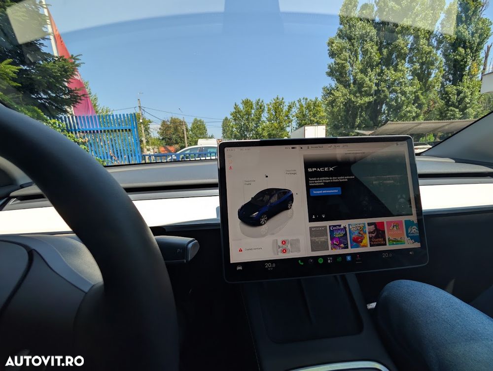 Tesla Model Y - 18