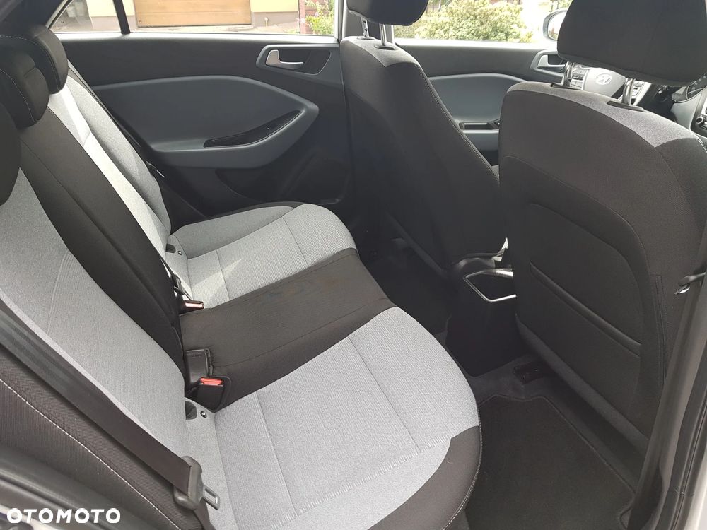 Hyundai i20 1.2 Passion Plus - 27