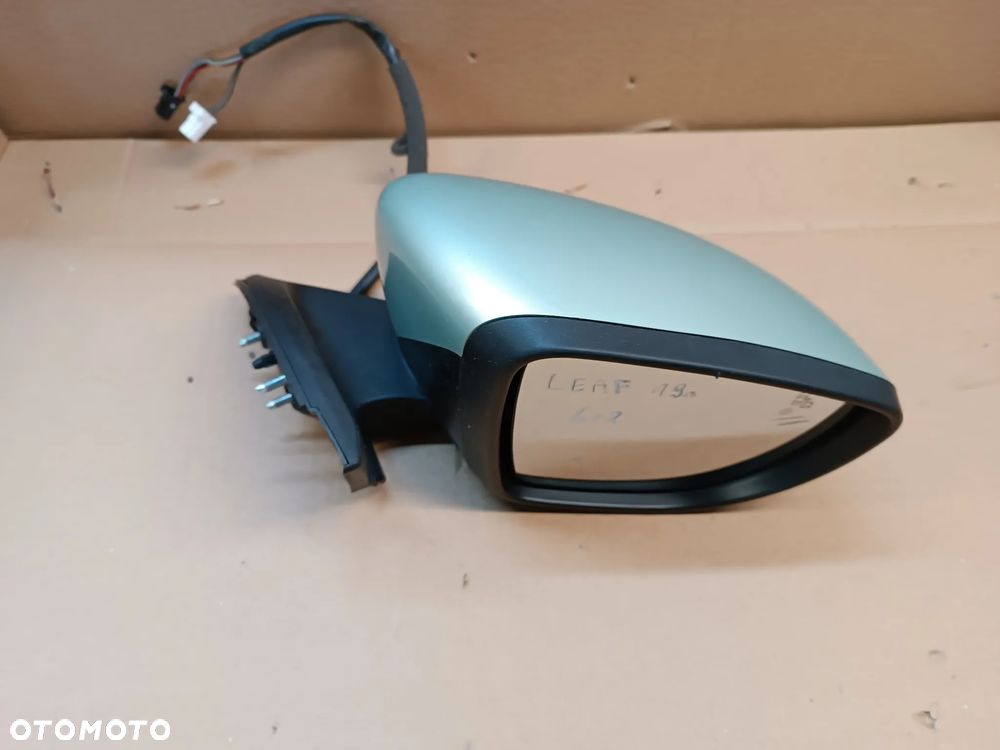 LUSTERKO PRAWE 8 PIN NISSAN LEAF II EUROPA - 2