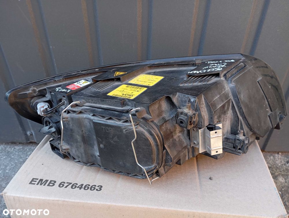 VOLVO S40 V50 Lampa Lewa Przód Xenon Reflektor Europa Czarny RADOM - 6