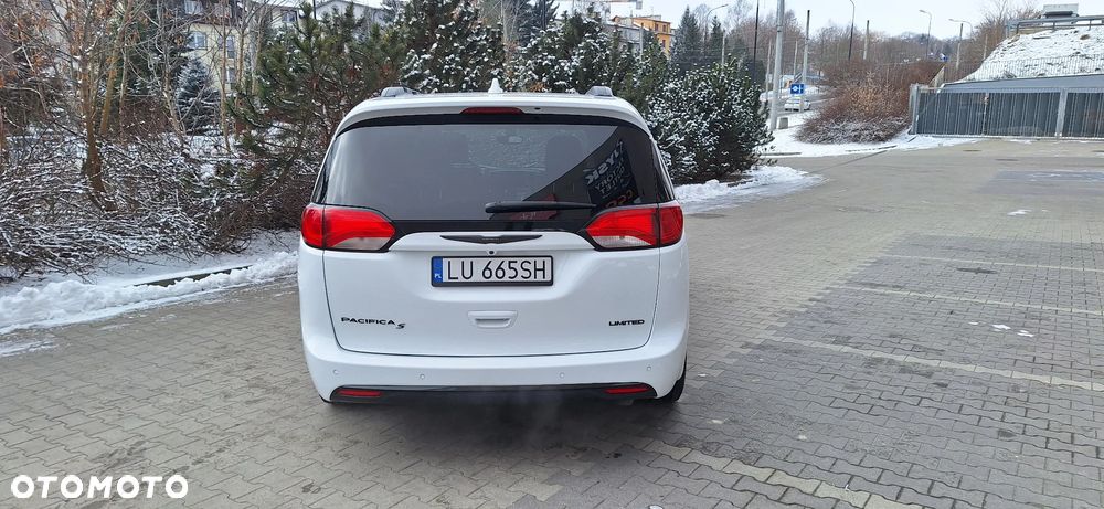 Chrysler Pacifica - 6