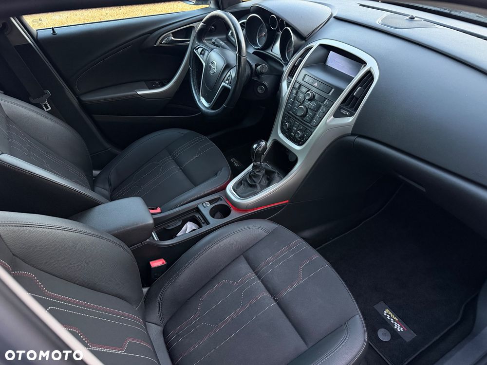 Opel Astra 1.4 Turbo 150 Jahre - 12