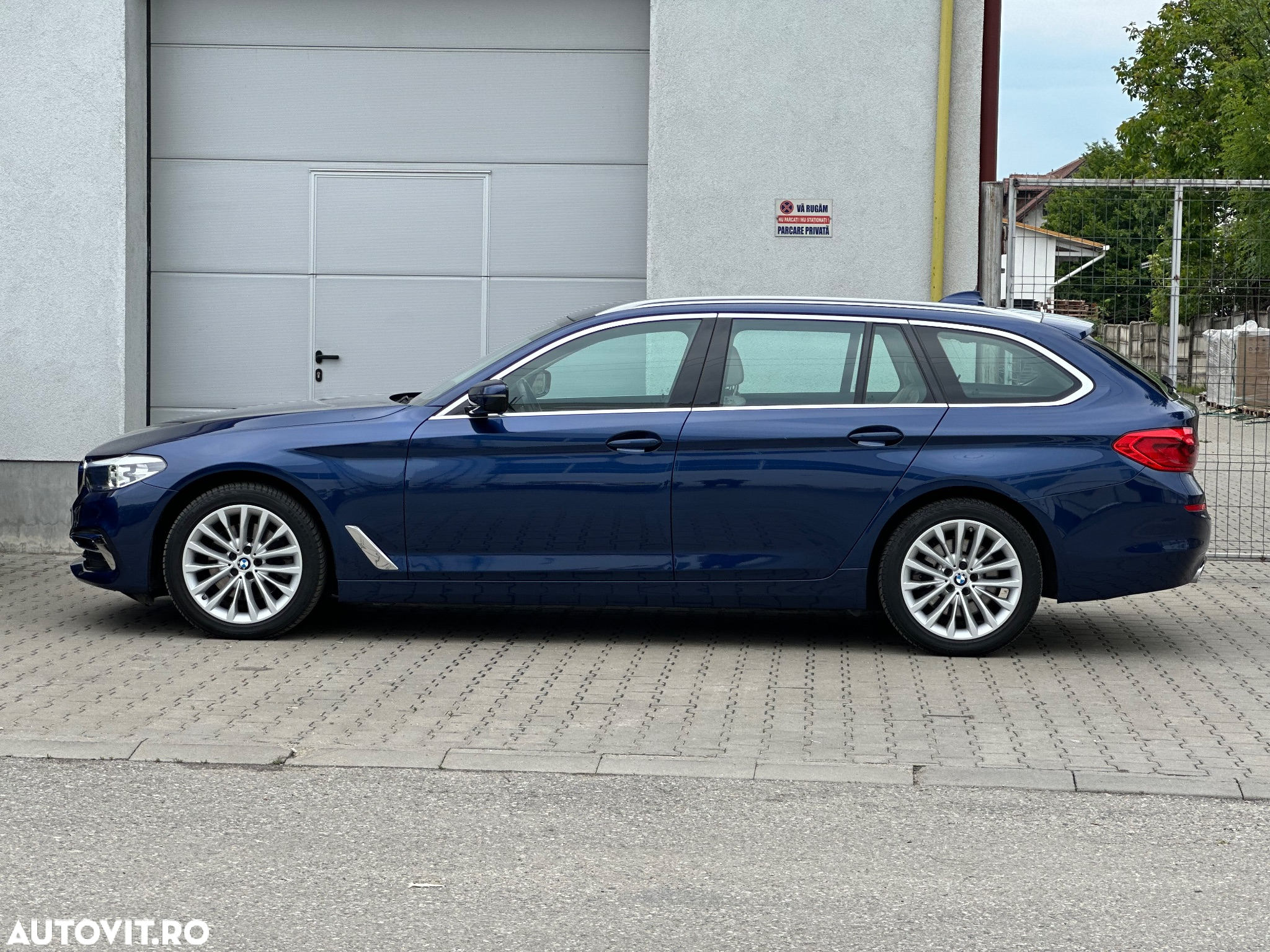 BMW Seria 5 520d xDrive Touring Aut. Luxury Line - 4
