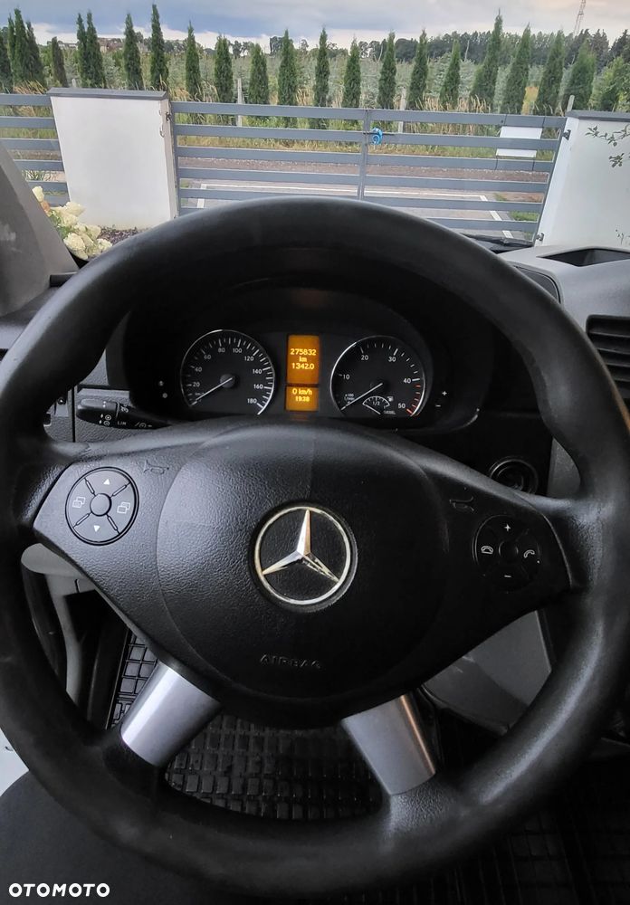 Mercedes-Benz Sprinter - 13