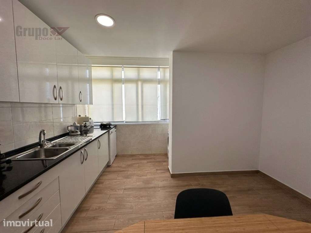 Excelente Apartamento T4 no Barreiro - Conforto e Modernidade - Grande imagem: 2/32