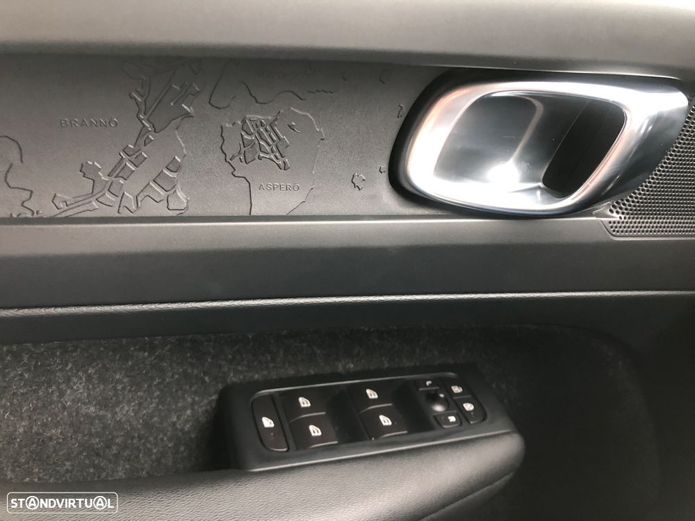 Volvo XC 40 2.0 D3 Momentum Plus - 21